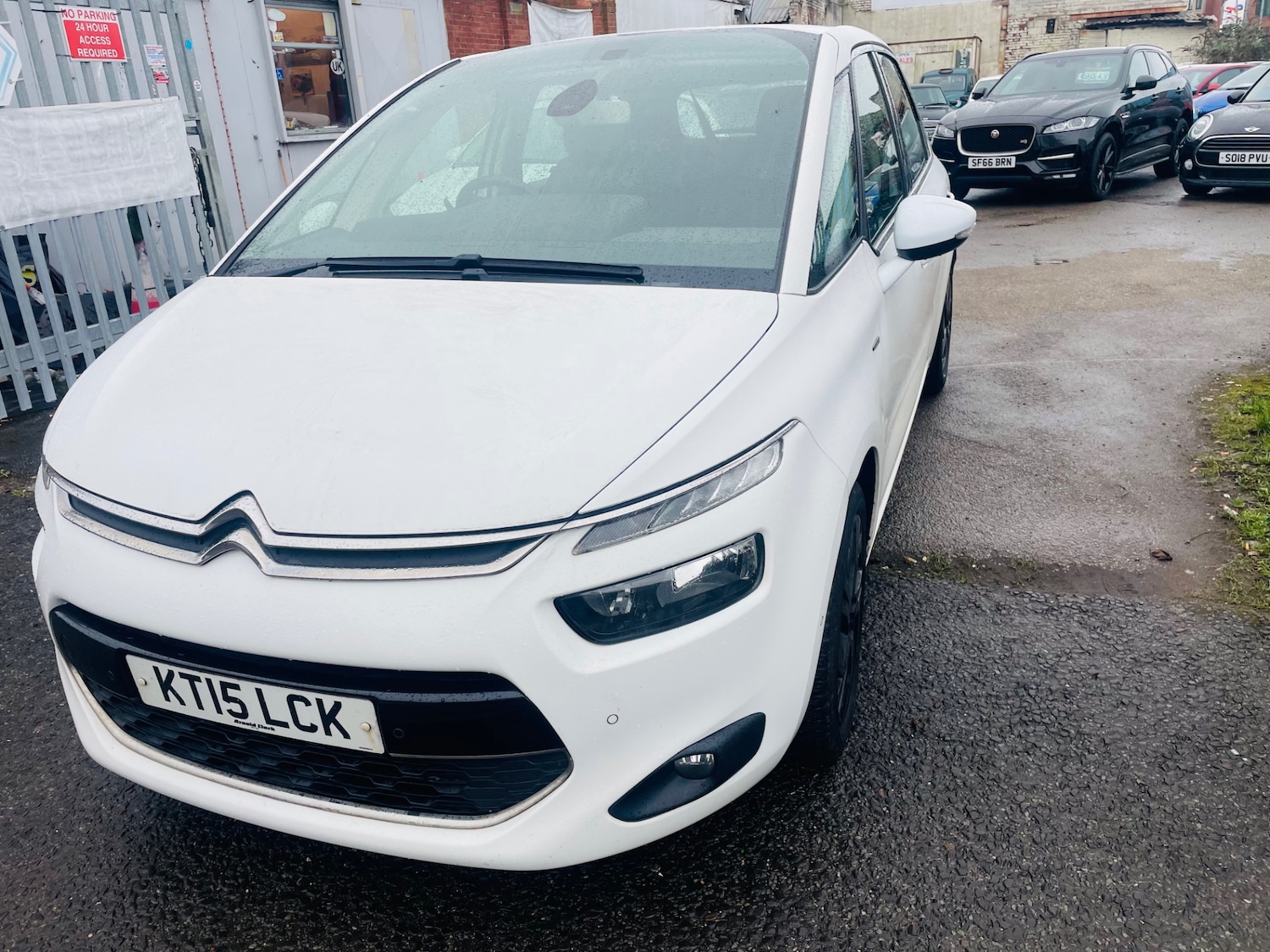 Used Citroen C4 Picasso 2015 for sale - 77616477: Photo 4