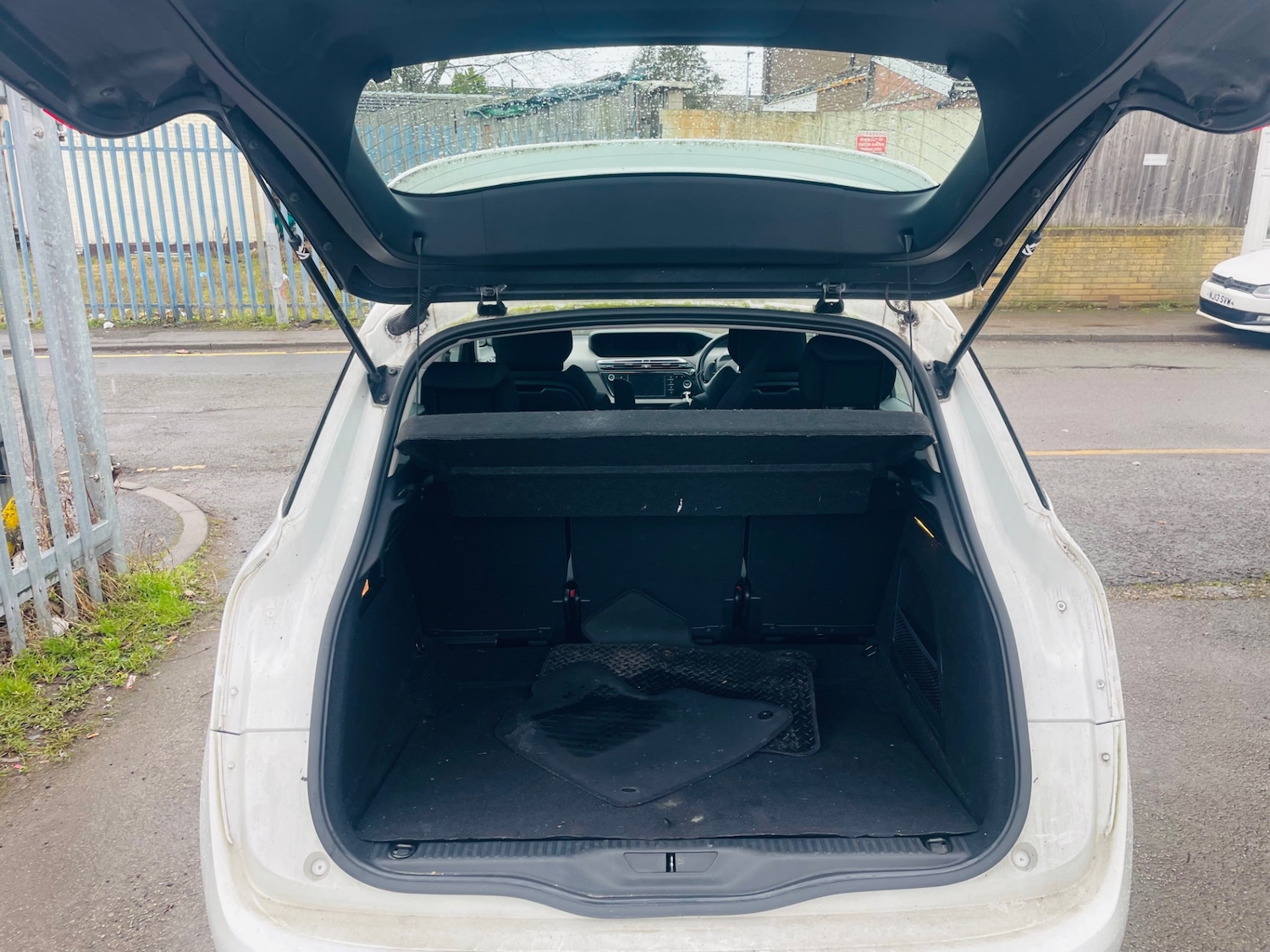 Used Citroen C4 Picasso 2015 for sale - 77616477: Photo 7