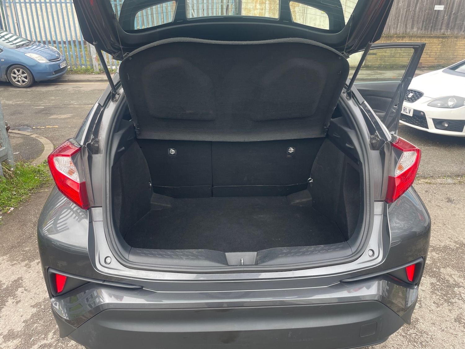 Used Toyota C-HR 2017 for sale - 77778756: Photo 15