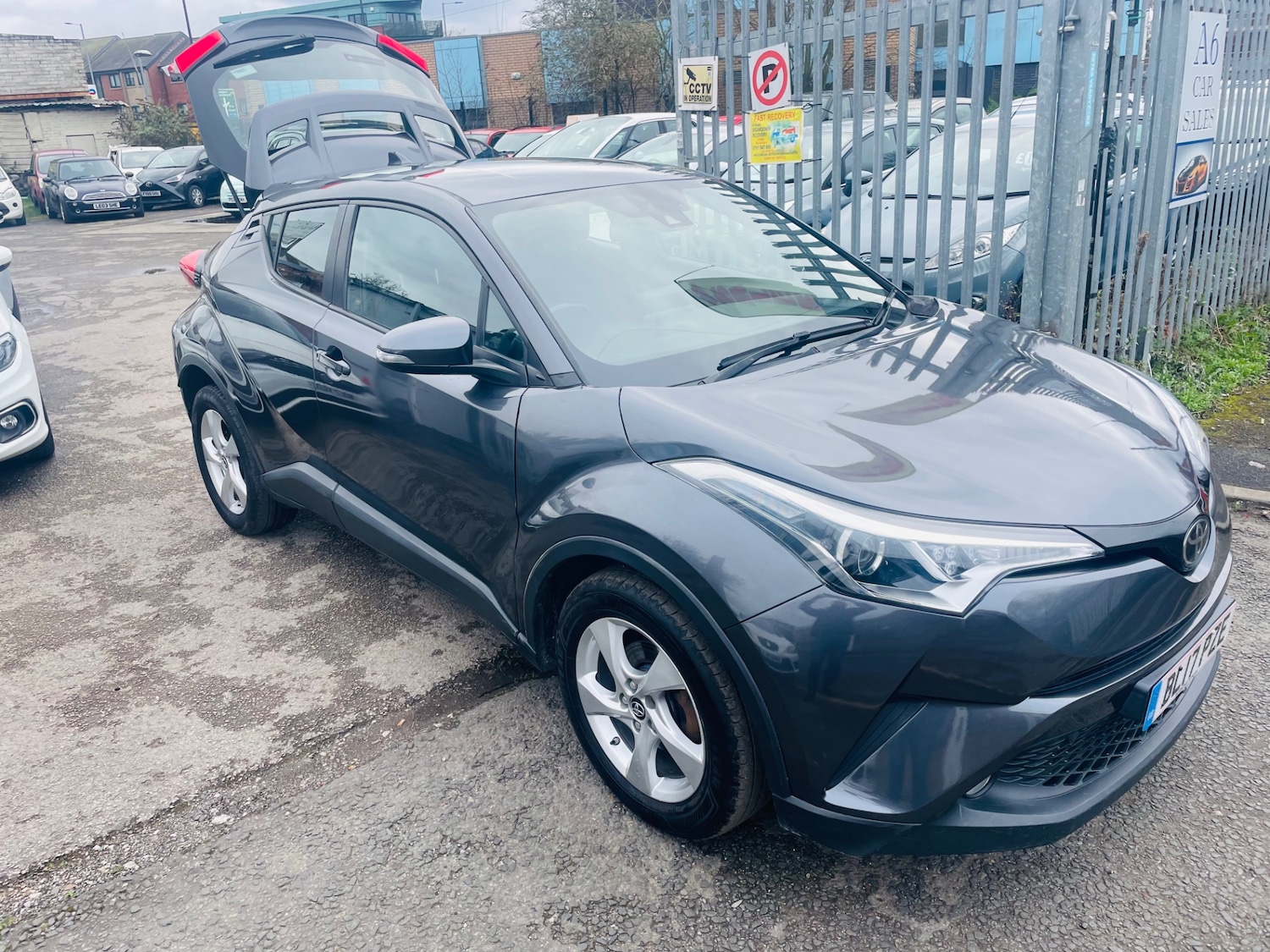 Used Toyota C-HR 2017 for sale - 77778756: Photo 17
