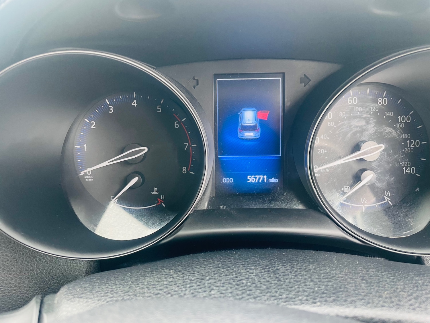 Used Toyota C-HR 2017 for sale - 77778756: Photo 8