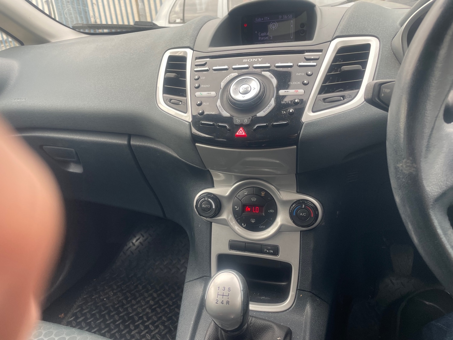 Used Ford Fiesta 2011 for sale - 77989188: Photo 11