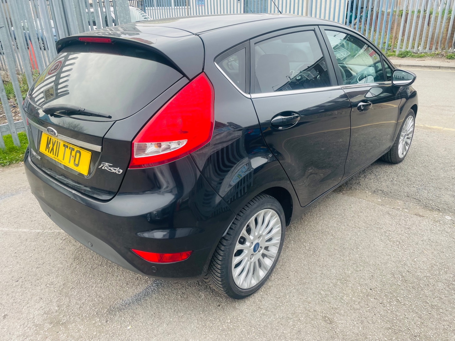 Used Ford Fiesta 2011 for sale - 77989188: Photo 6