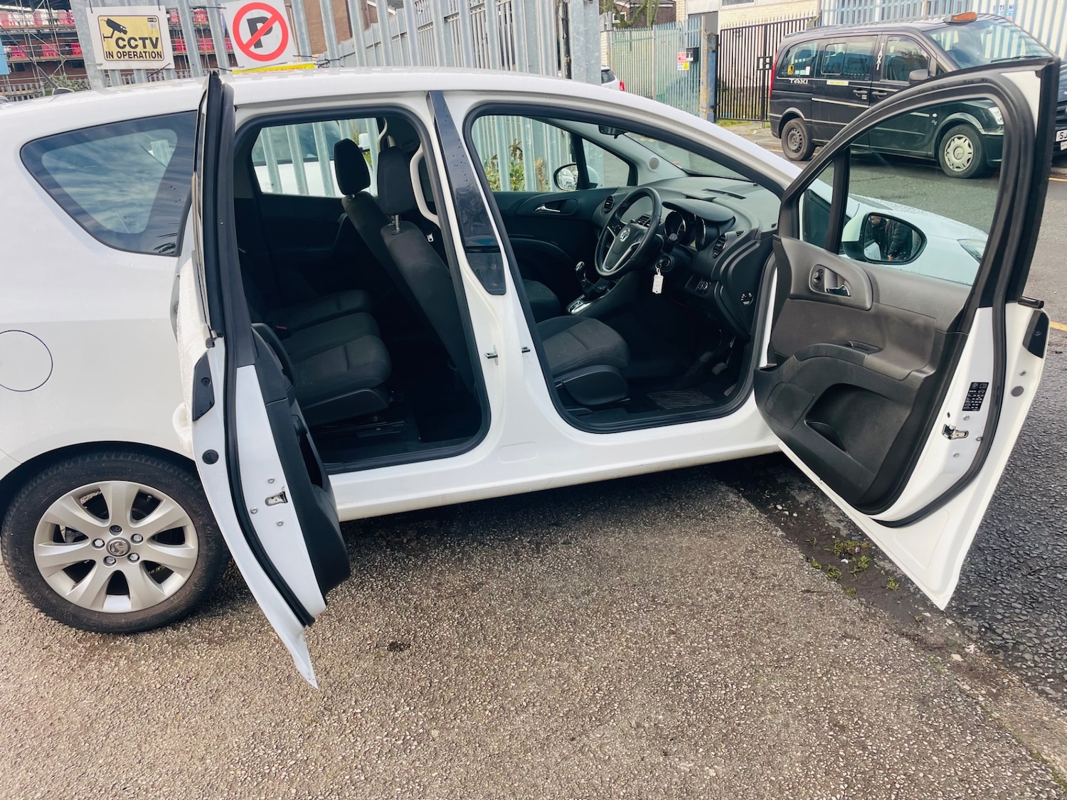 Used Vauxhall Meriva 2017 for sale - 76831704: Photo 10