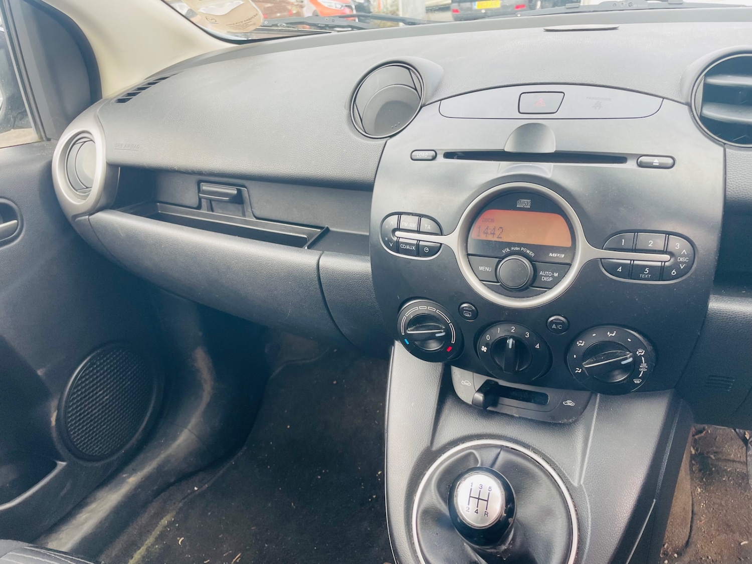 Used Mazda Mazda2 2009 for sale - 77240208: Photo 9