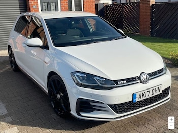 Used Volkswagen Golf 2017 for sale - 78227811: Photo