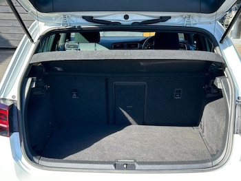 Used Volkswagen Golf 2017 for sale - 78228006: Photo