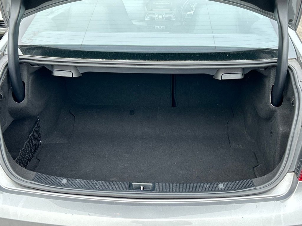 Used Mercedes-Benz E Class 2014 for sale - 78134405: Photo 4