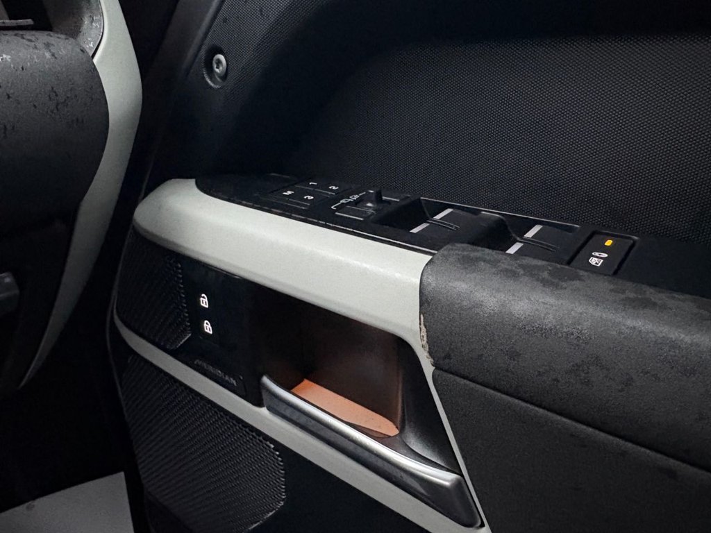 Used Land Rover Defender 2022 for sale - 77451760: Photo 27