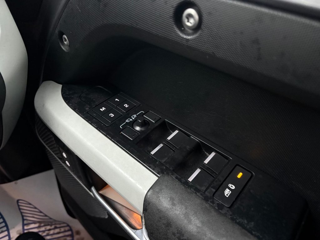 Used Land Rover Defender 2022 for sale - 77451760: Photo 29