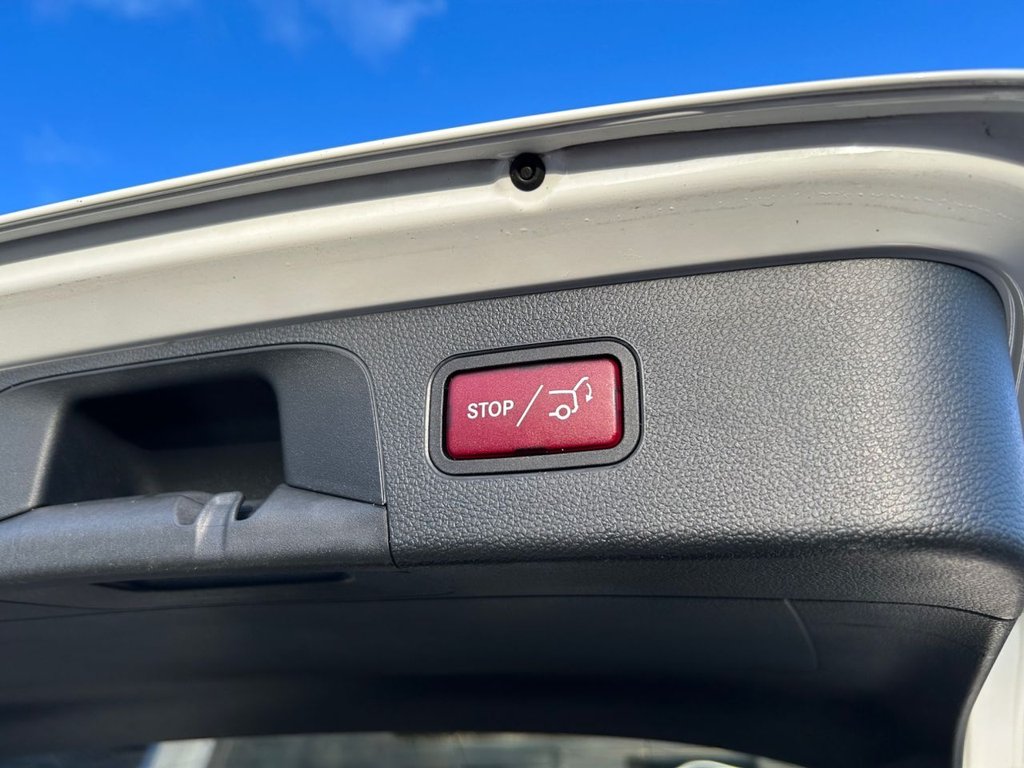 Used Mercedes-Benz GLC 2020 for sale - 76642685: Photo 17