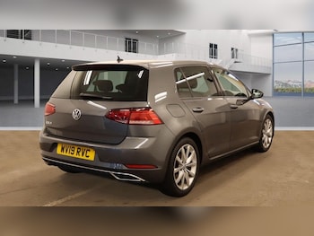 Used Volkswagen Golf 2019 for sale - 75937186: Photo
