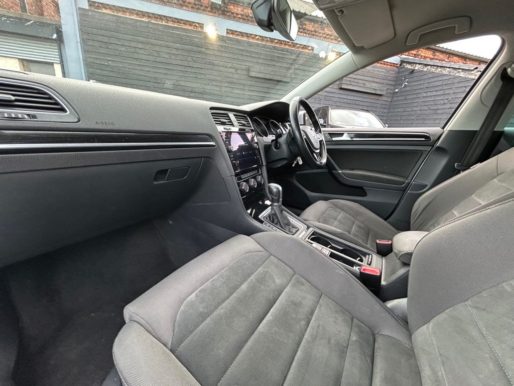 Used Volkswagen Golf 2019 for sale - 77936119: Photo 24