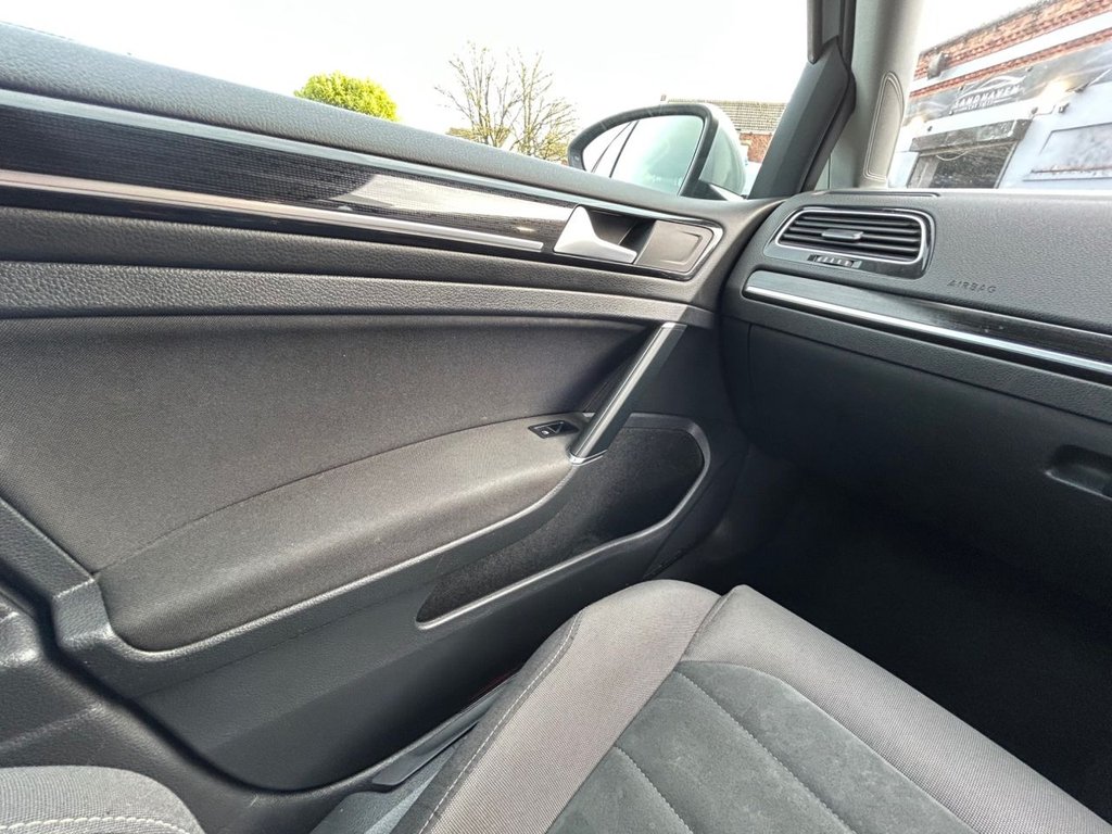 Used Volkswagen Golf 2019 for sale - 77936119: Photo 34