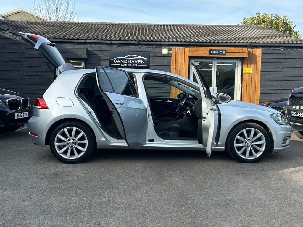 Used Volkswagen Golf 2019 for sale - 77936119: Photo 9