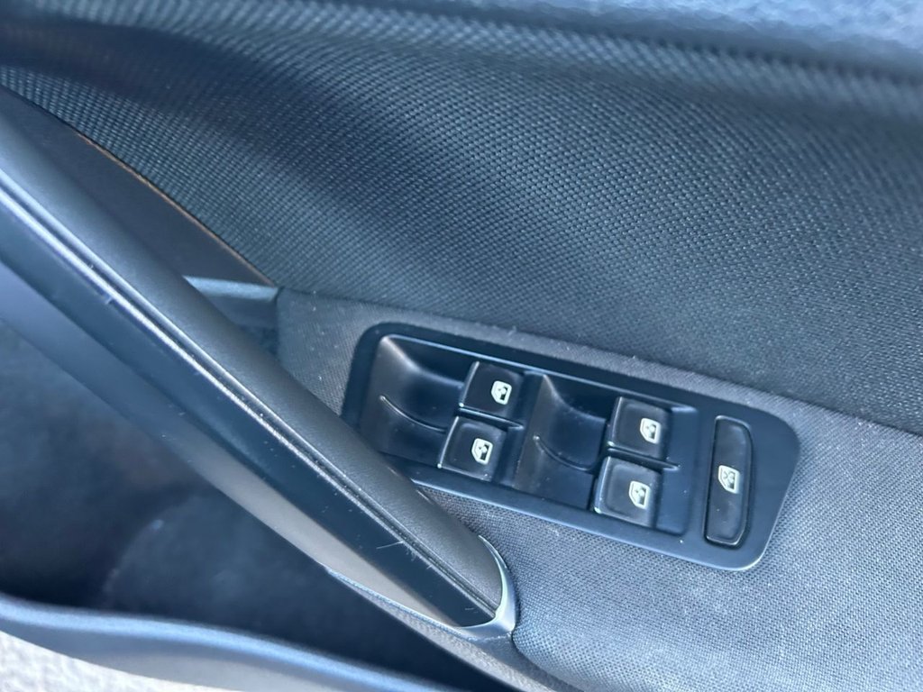 Used Volkswagen Golf 2016 for sale - 77919885: Photo 27