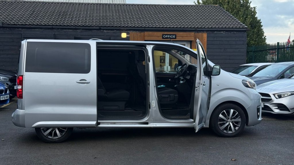 Used Toyota PROACE CITY Verso 2018 for sale - 76826535: Photo 6