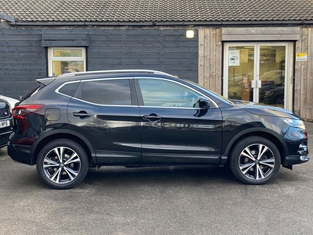Used Nissan Qashqai 2017 for sale - 77328166: Photo 4