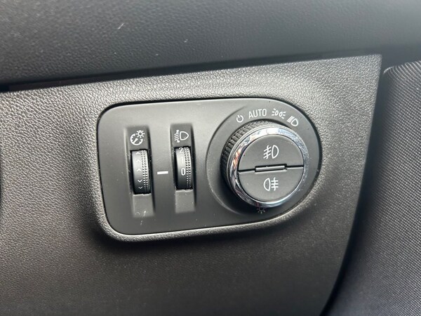 Used Vauxhall Corsa 2017 for sale - 76163355: Photo 28