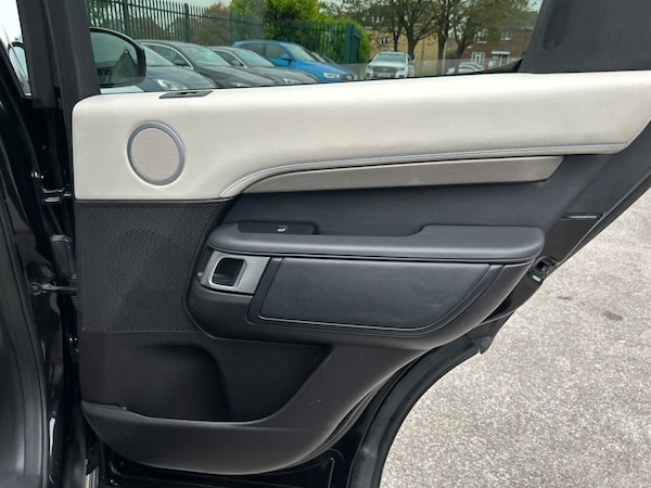 Used Land Rover Discovery 2018 for sale - 76291973: Photo 31