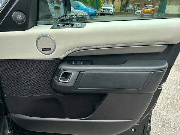 Used Land Rover Discovery 2018 for sale - 76291973: Photo 37