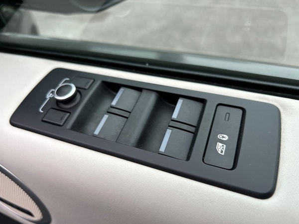 Used Land Rover Discovery 2018 for sale - 76291973: Photo 39