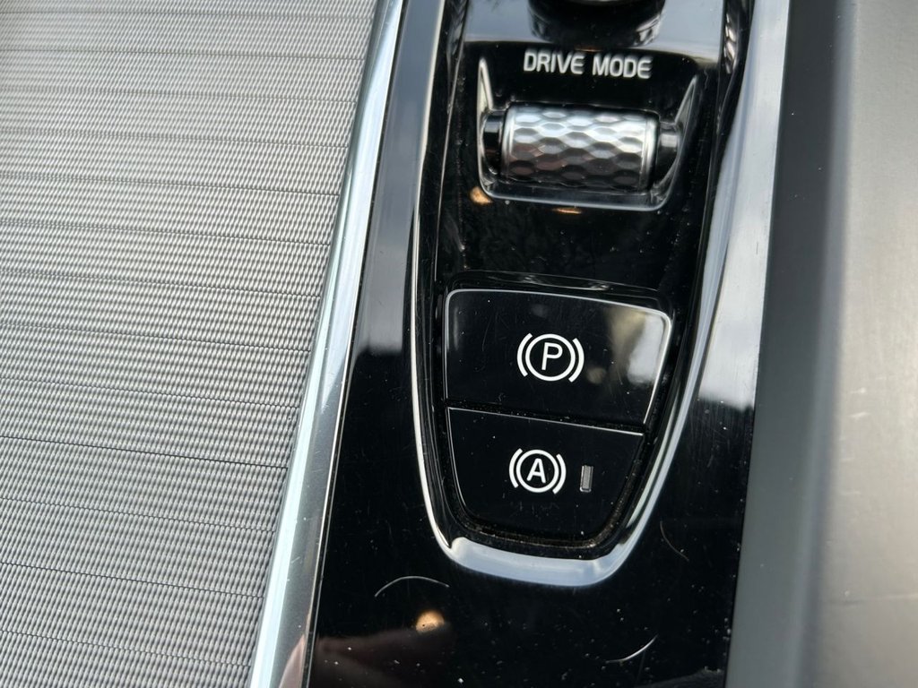 Used Volvo XC60 2018 for sale - 77672752: Photo 32