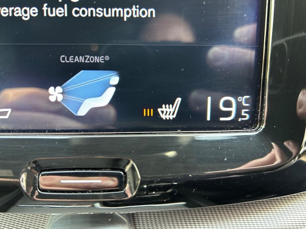 Used Volvo XC60 2018 for sale - 77672752: Photo 41