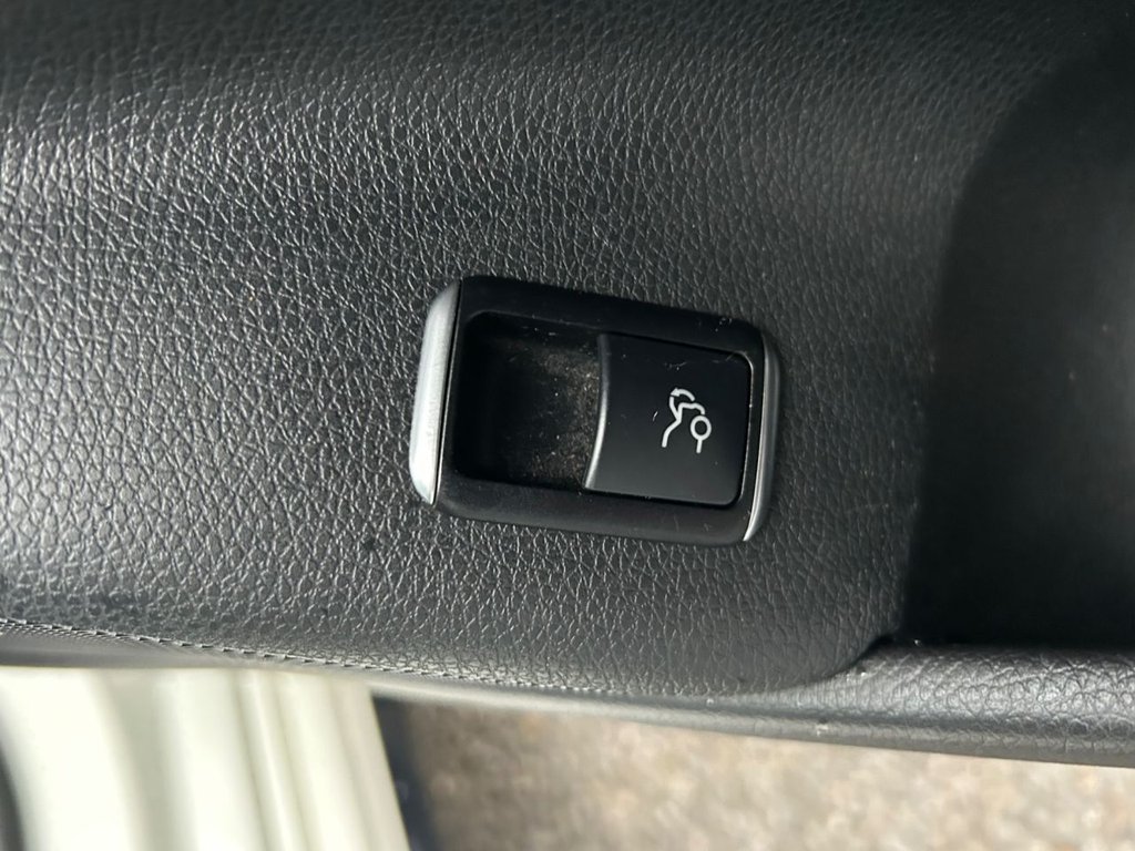 Used Mercedes-Benz CLA 2017 for sale - 76985907: Photo 17