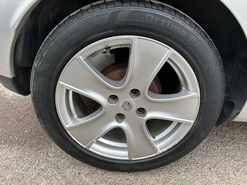 Used Renault Clio 2015 for sale - 77952329: Photo 13