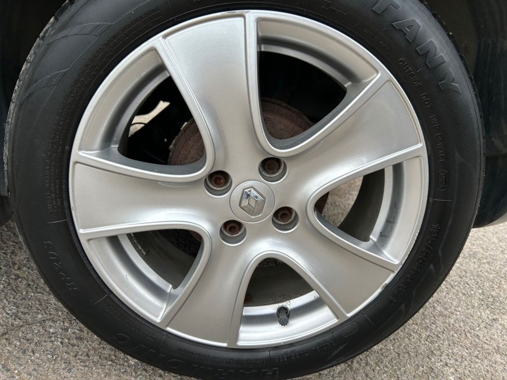 Used Renault Clio 2015 for sale - 77952329: Photo 14