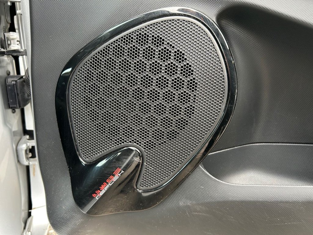 Used Renault Clio 2015 for sale - 77952329: Photo 24