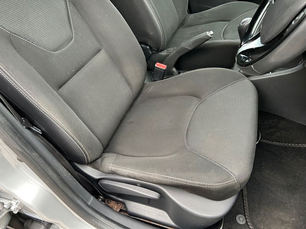 Used Renault Clio 2015 for sale - 77952329: Photo 27