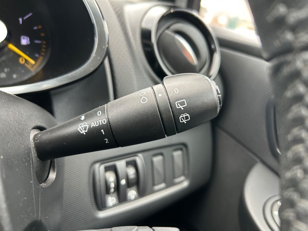 Used Renault Clio 2015 for sale - 77952329: Photo 32