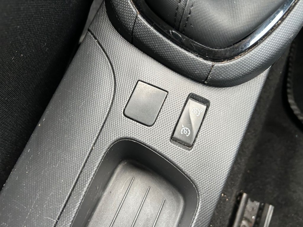 Used Renault Clio 2015 for sale - 77952329: Photo 38