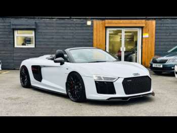 2017 (LX) - 5.2 FSI V10 Quattro 2dr S Tronic