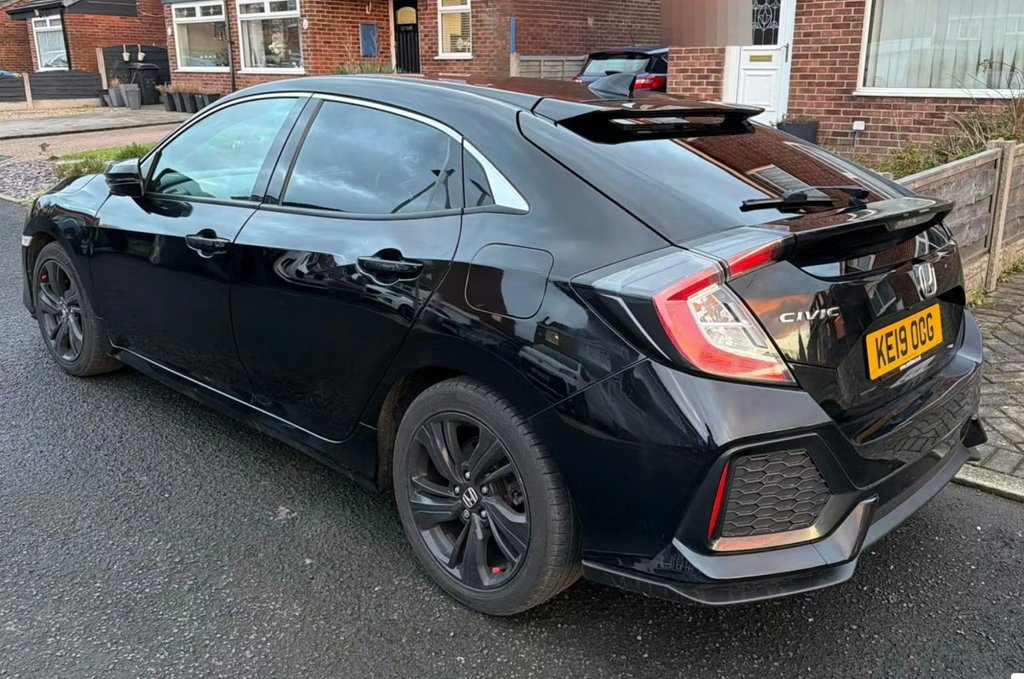 Used Honda Civic 2019 for sale - 77384035: Photo 2