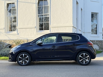 Used Peugeot 208 2019 for sale - 77057043: Photo