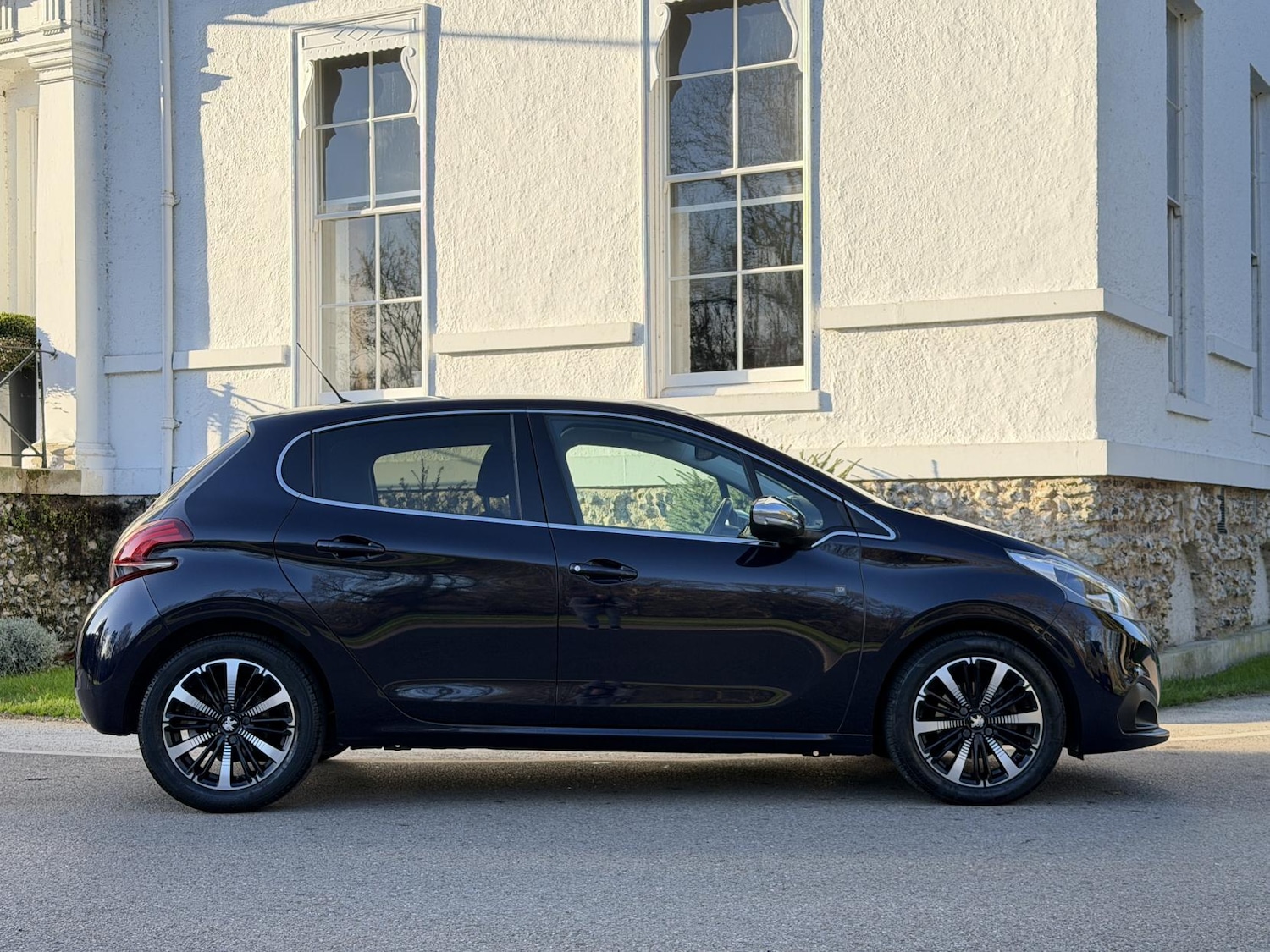 Used Peugeot 208 2019 for sale - 77057043: Photo 8