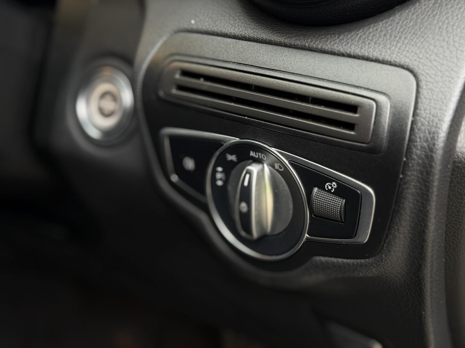 Used Mercedes-Benz GLC 2023 for sale - 77595819: Photo 49