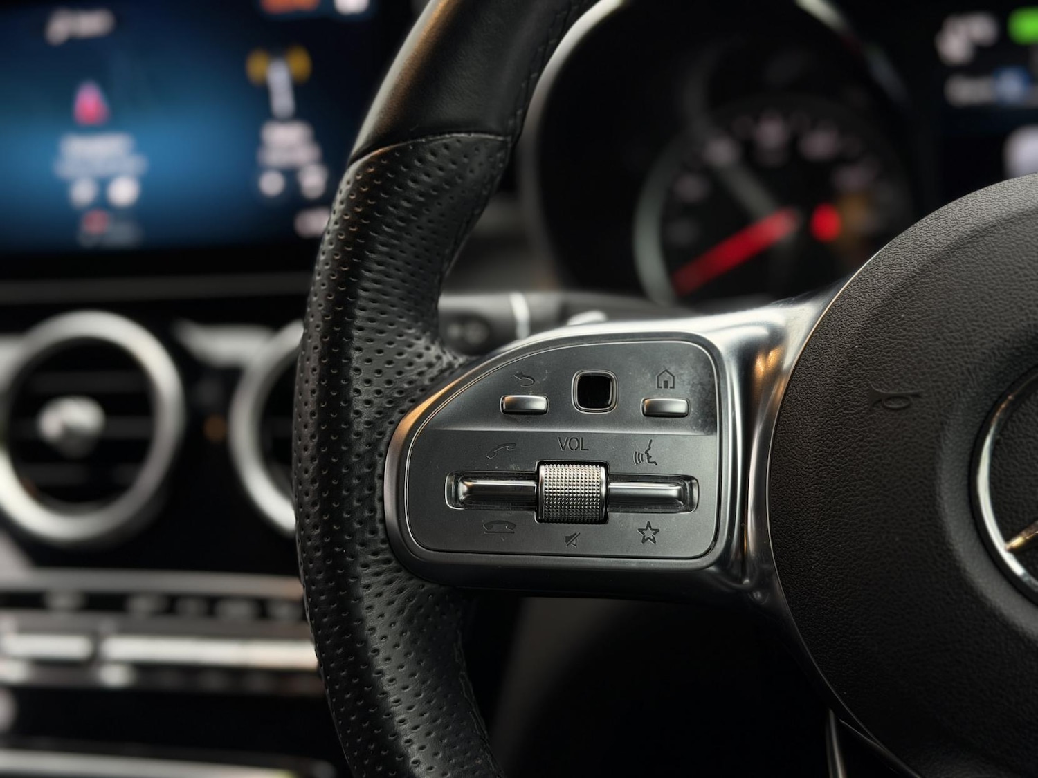 Used Mercedes-Benz GLC 2023 for sale - 77595819: Photo 63