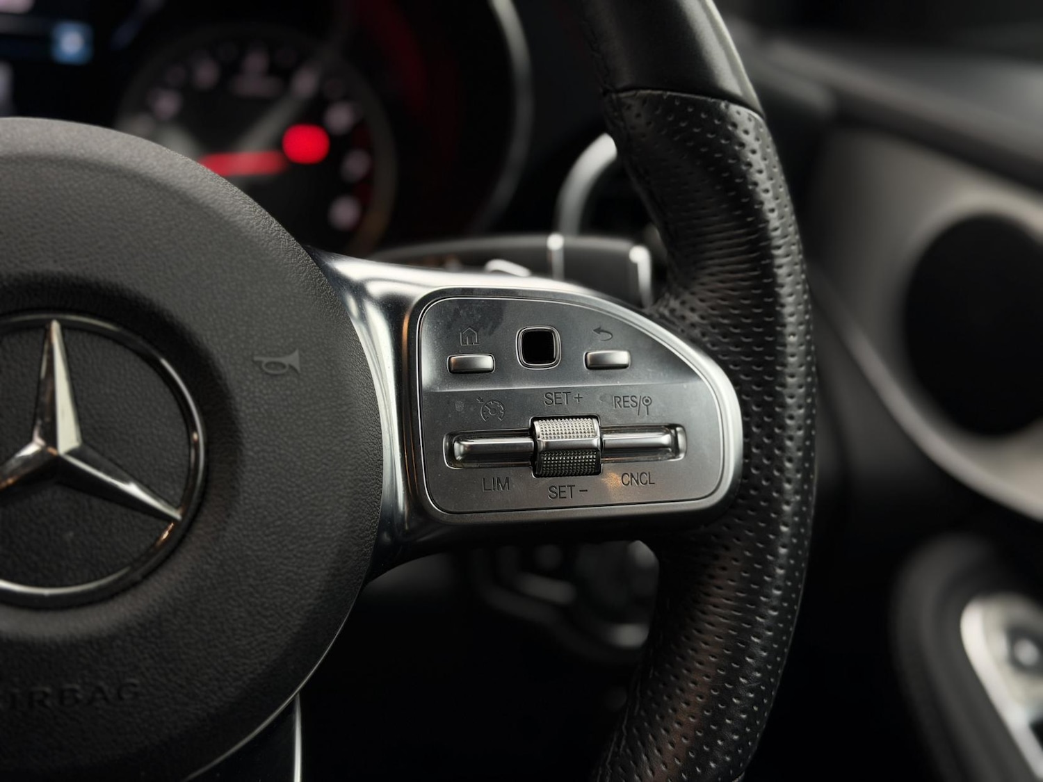 Used Mercedes-Benz GLC 2023 for sale - 77595819: Photo 64