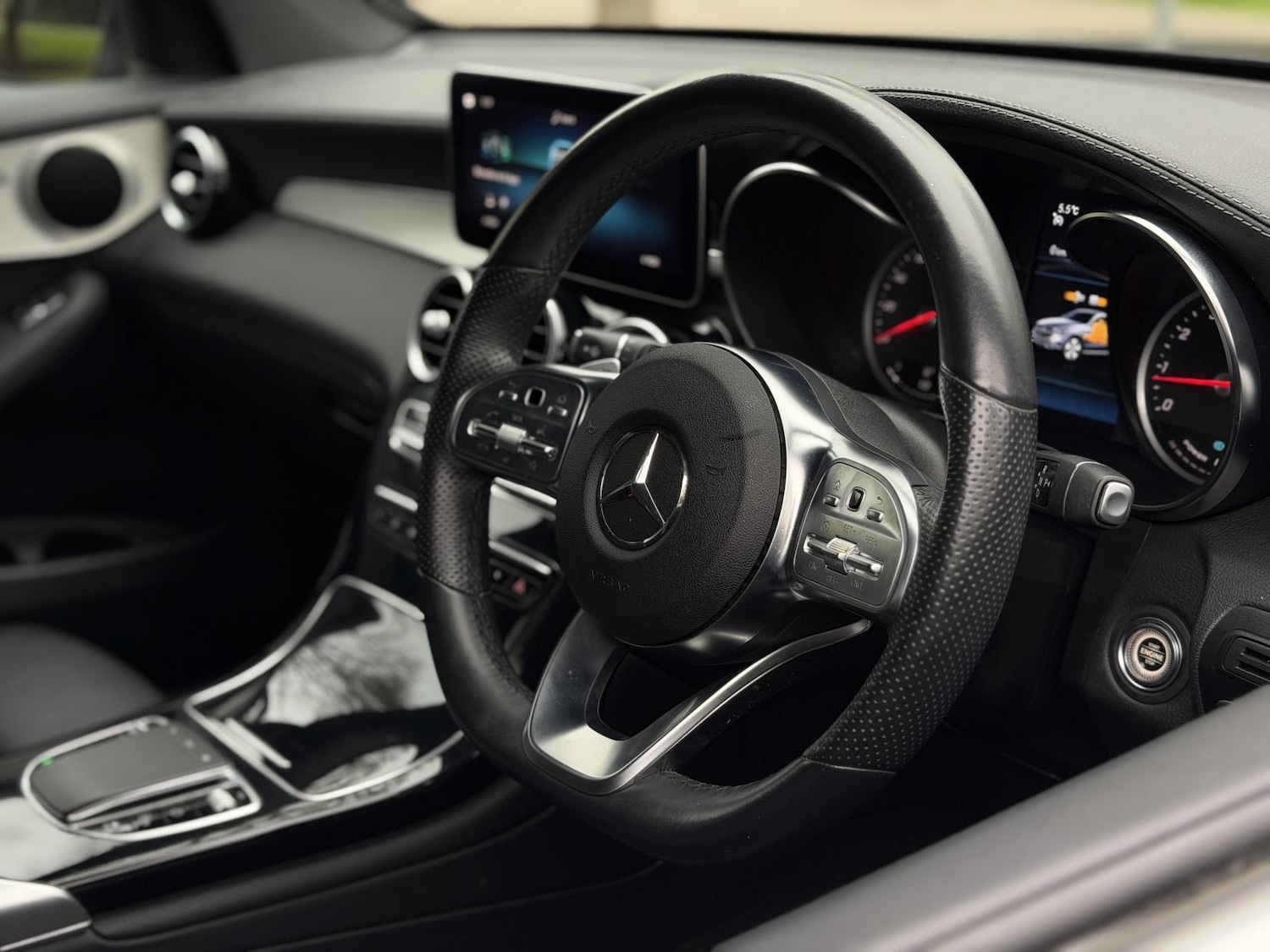 Used Mercedes-Benz GLC 2023 for sale - 77595819: Photo 9