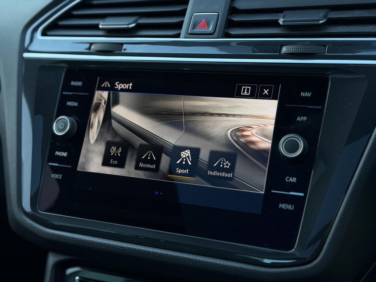 Used Volkswagen Tiguan 2018 for sale - 77101456: Photo 59