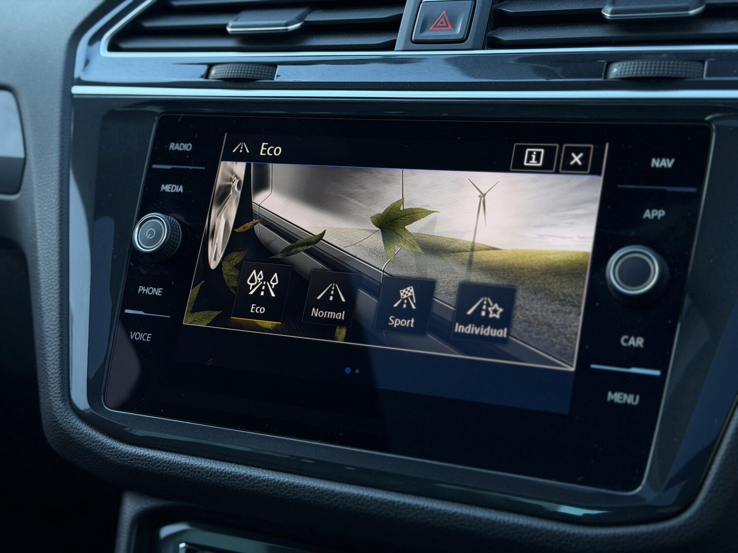 Used Volkswagen Tiguan 2018 for sale - 77101456: Photo 61