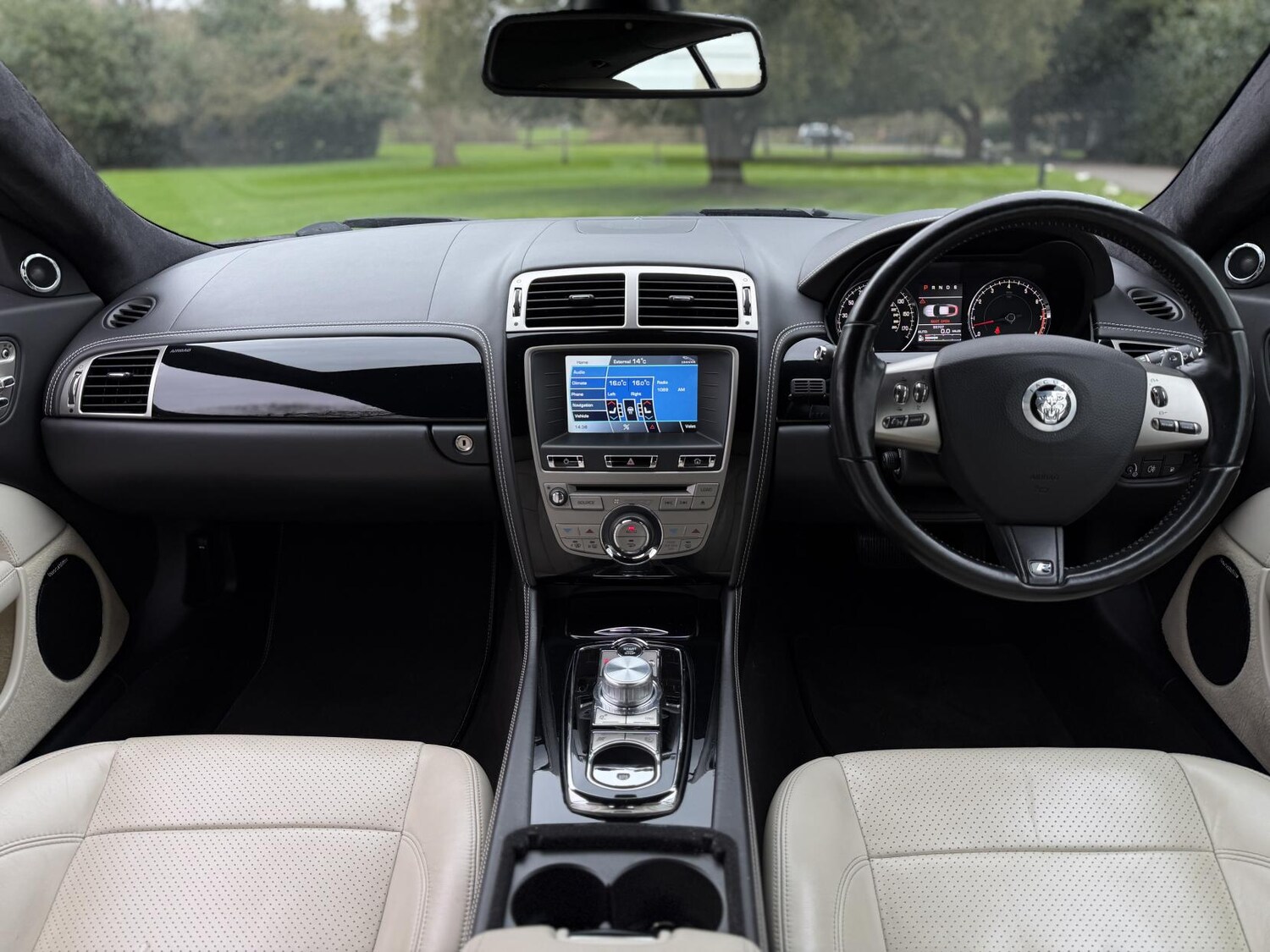 Used Jaguar XK 2010 for sale - 77636314: Photo 17