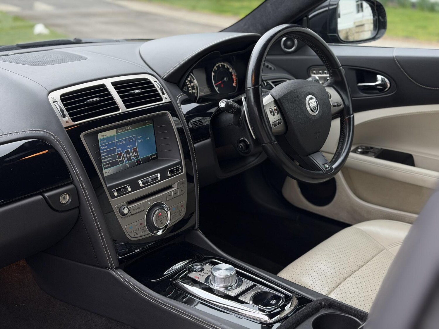 Used Jaguar XK 2010 for sale - 77636314: Photo 57