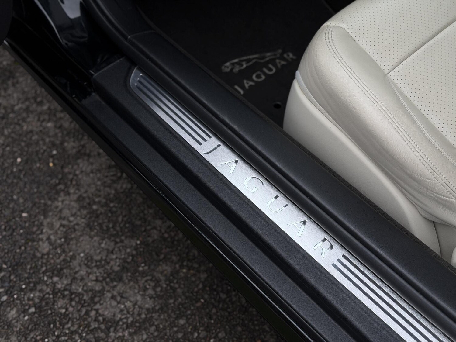 Used Jaguar XK 2010 for sale - 77636314: Photo 59