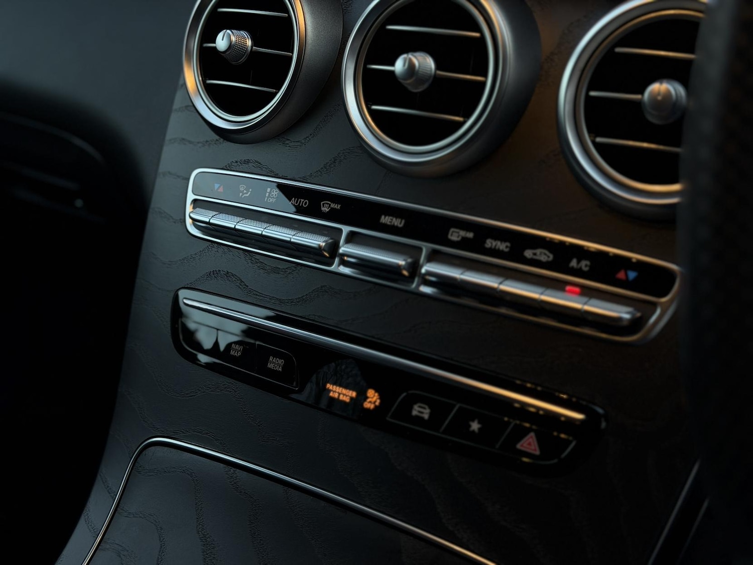 Used Mercedes-Benz GLC 2019 for sale - 77837381: Photo 15