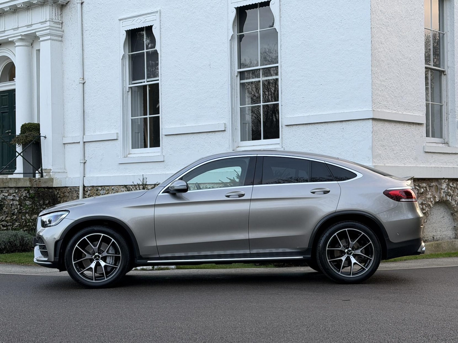 Used Mercedes-Benz GLC 2019 for sale - 77837381: Photo 4
